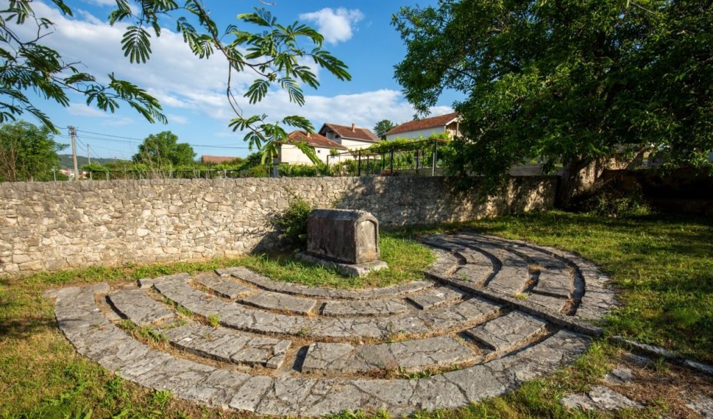 Stolac - Southern Herzegovina's "Open-Air Museum". With 4,000 years of urban life, Stolac's UNESCO-protected heritage beckons history enthusiasts. Marvel at cultural monuments, relish natural beauty, and explore a captivating Mediterranean town.